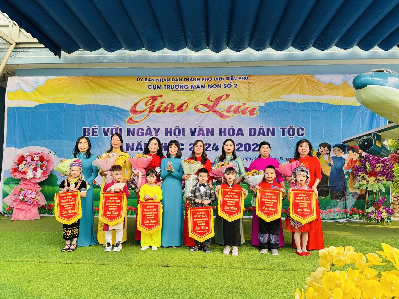 TRƯỜNG MẦM NON NOONG BUA THAM GIA GIAO LƯU “BÉ VỚI NGÀY HỘI VĂN HOÁ CÁC DÂN TỘC” CẤP CỤM NĂM HỌC 2024-2025